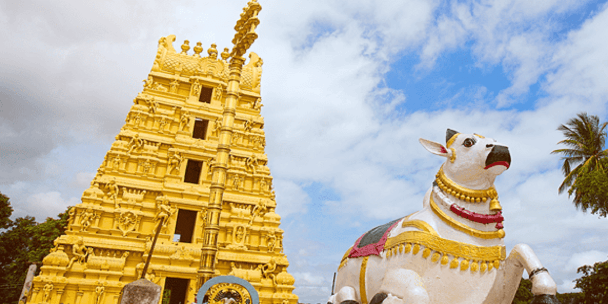 sri guru sadan temple width=